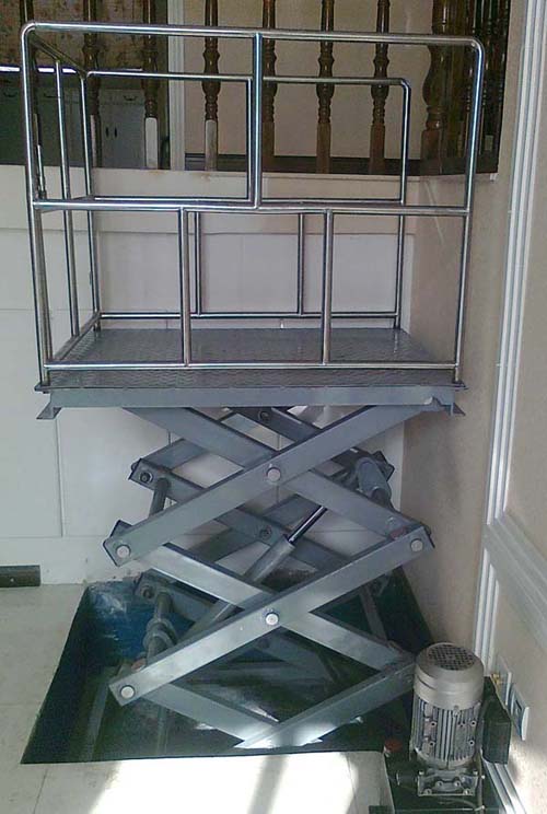 殘(cán)疾人升降(jiàng)機